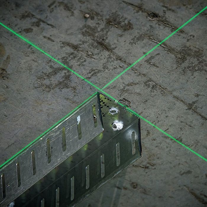 DeWalt DW088CG Green Beam Self Levelling Cross Line Laser Level Kit