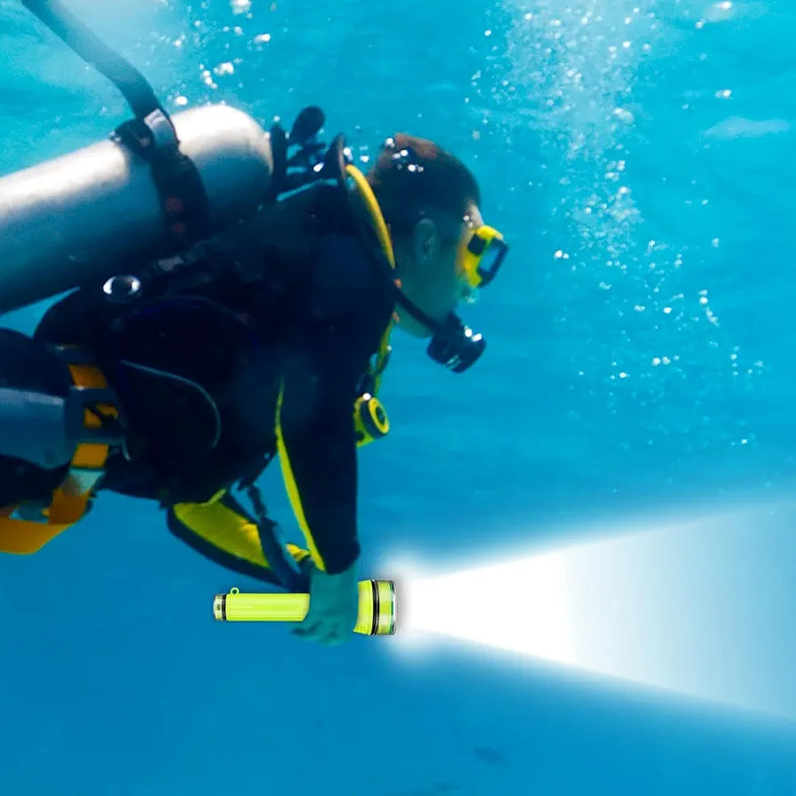 Bright Underwater Flashlight,Torch Rechargeable for Diving Snorkeling Equipment 200 Meters Submarine Shrimping